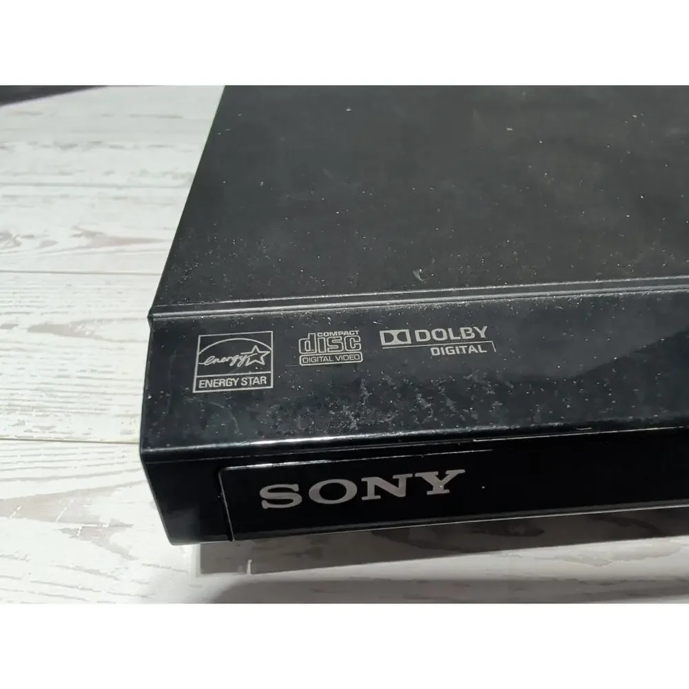 Sony DVP-SR210P DVD CD Player Progressive Scan Compact Media Player TESTED WORKS